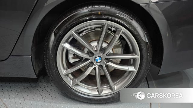 BMW 5 Series (G30) id 4324976 из Кореи 13
