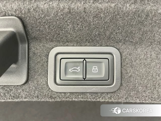 Audi A6L id 3926940 из Китая 13