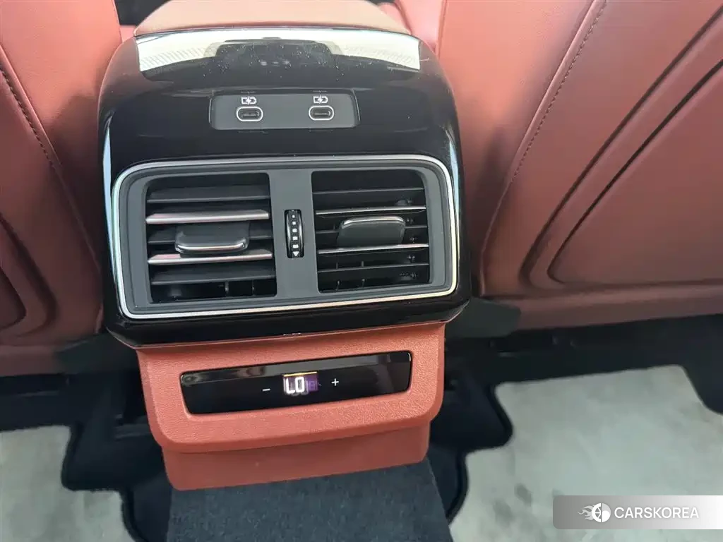 Audi Q5L id 4546231 из Китая 13