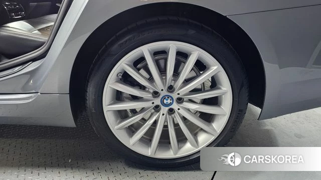 BMW 5 Series (G30) id 4186623 из Кореи 13