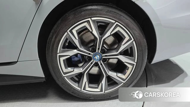 BMW i4 id 4783811 из Кореи 13