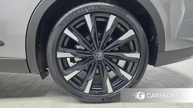 Toyota Crown Crossover id 4670063 из Кореи 13