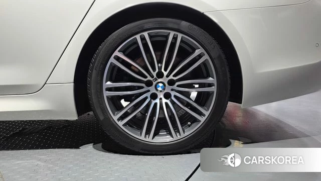 BMW 5 Series (G30) id 4662631 из Кореи 13