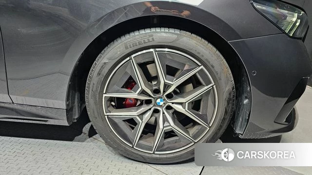 BMW 5 Series (G60) id 4578466 из Кореи 13