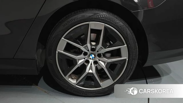 BMW 5 Series (G60) id 4499871 из Кореи 13