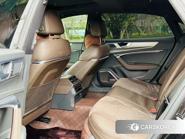 Audi A7L id 4274136 из Китая 13