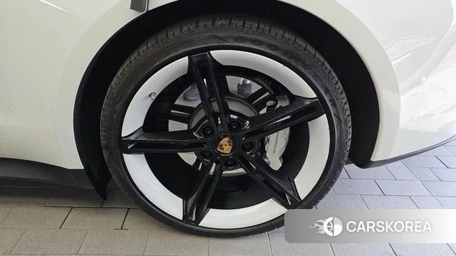 Porsche Taycan id 4433613 из Кореи 13