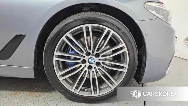 BMW 5 Series (G30) id 4310829 из Кореи 13