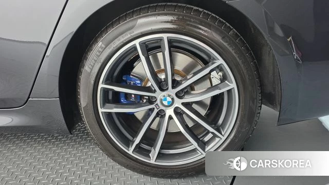 BMW 5 Series (G30) id 4692256 из Кореи 13