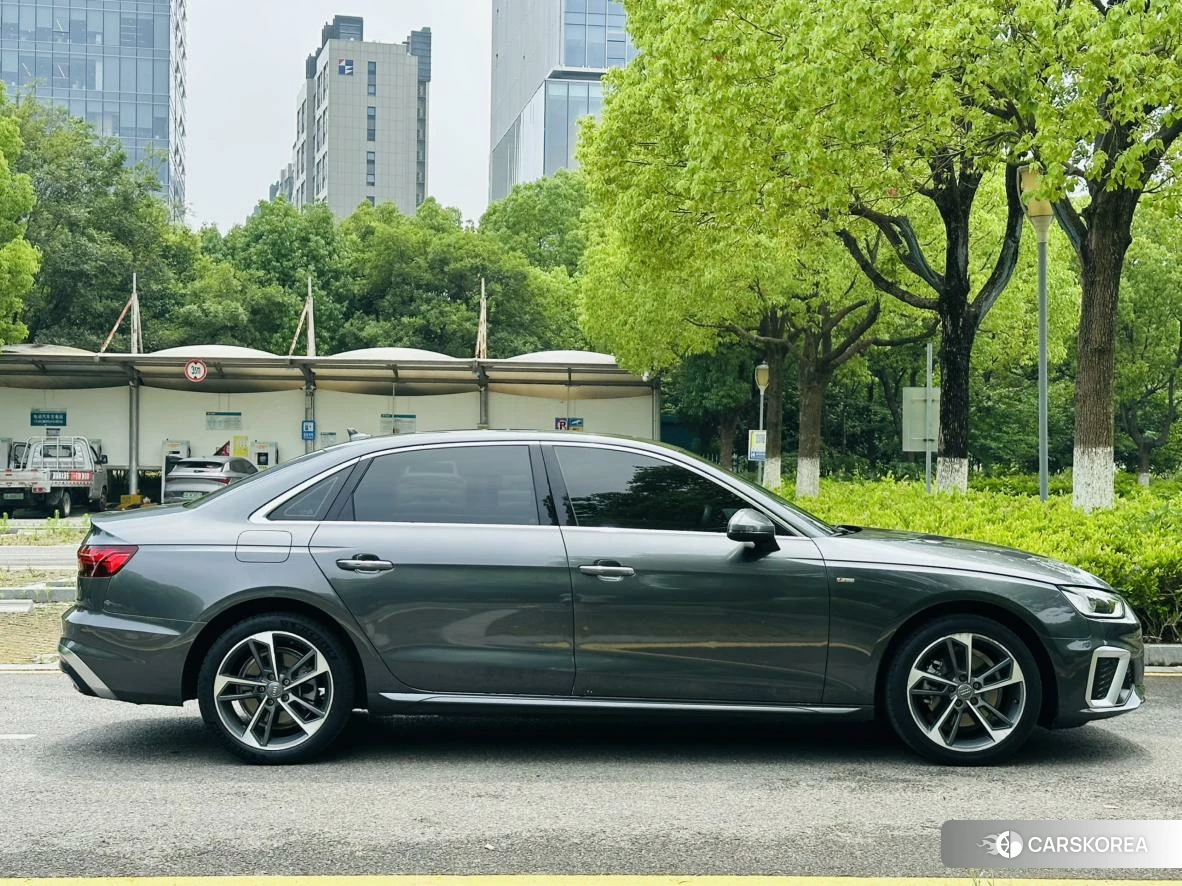 Audi A4L id 4421151 из Китая 13