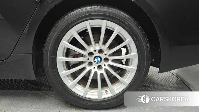 BMW 5 Series (G30) id 4519907 из Кореи 13