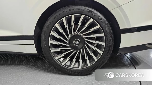 Hyundai Grandeur (GN7) id 4585238 из Кореи 13