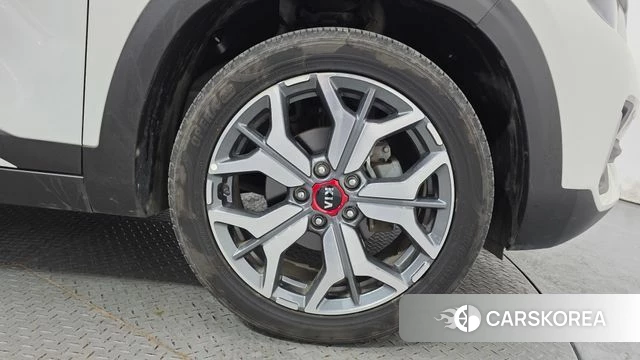 Kia Seltos id 4284574 из Кореи 13