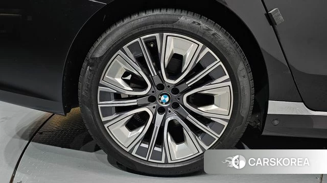 BMW 7 Series (G70) id 4528433 из Кореи 13
