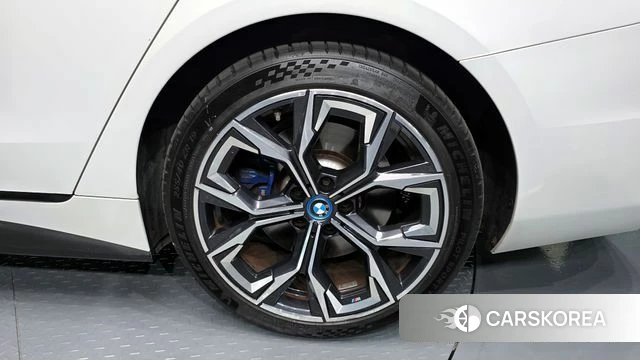BMW i4 id 4249338 из Кореи 13