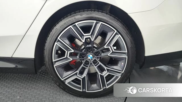 BMW 5 Series (G60) id 4515687 из Кореи 13