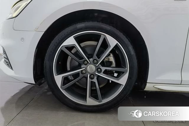 Audi A4L id 4212749 из Китая 12