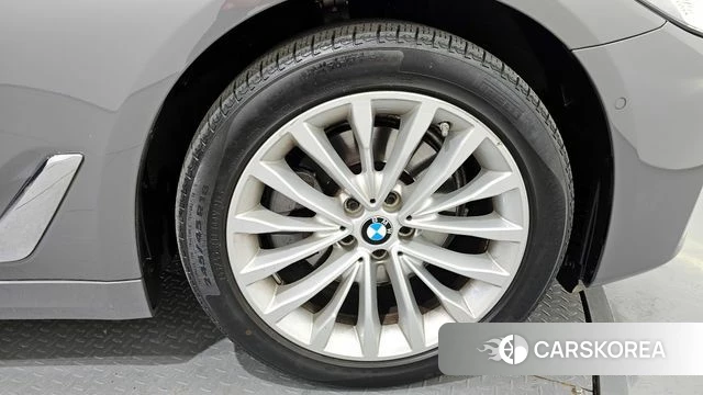 BMW 5 Series (G30) id 4282356 из Кореи 13