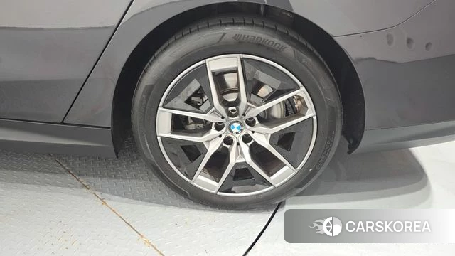 BMW 5 Series (G60) id 4649629 из Кореи 13