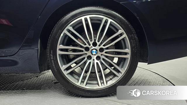 BMW 5 Series (G30) id 4930357 из Кореи 13