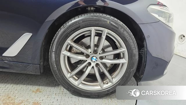 BMW 5 Series (G30) id 4614716 из Кореи 13