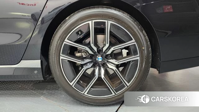 BMW 7 Series (G70) id 4408001 из Кореи 13