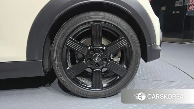Mini Cooper S Convertible id 4707573 из Кореи 13
