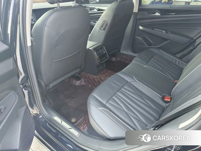 Volkswagen Passat id 4278378 из Китая 13
