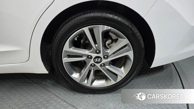 Hyundai Avante AD id 4658394 из Кореи 13