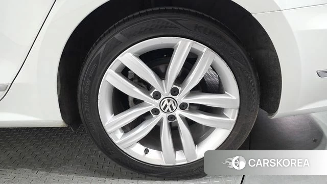 Volkswagen The New Passat id 4536498 из Кореи 13