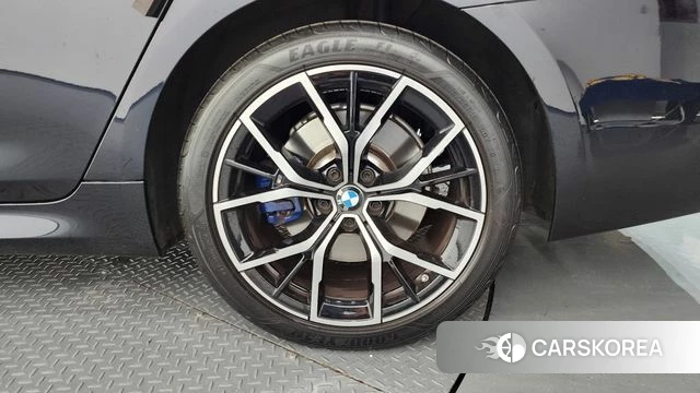 BMW 5 Series (G30) id 4389296 из Кореи 13