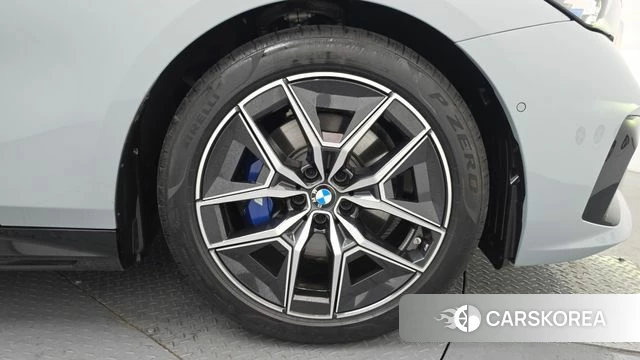 BMW 5 Series (G60) id 4686377 из Кореи 13