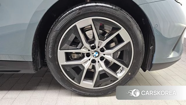 BMW 5 Series (G60) id 4607464 из Кореи 13