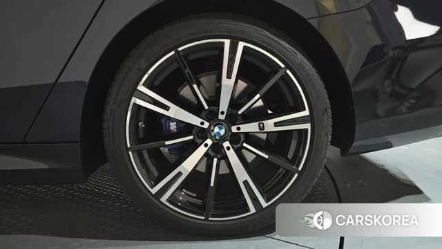 BMW 5 Series (G60) id 4248821 из Кореи 13