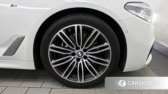 BMW 5 Series (G30) id 4390115 из Кореи 13