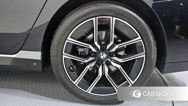 BMW 7 Series (G70) id 4408153 из Кореи 13