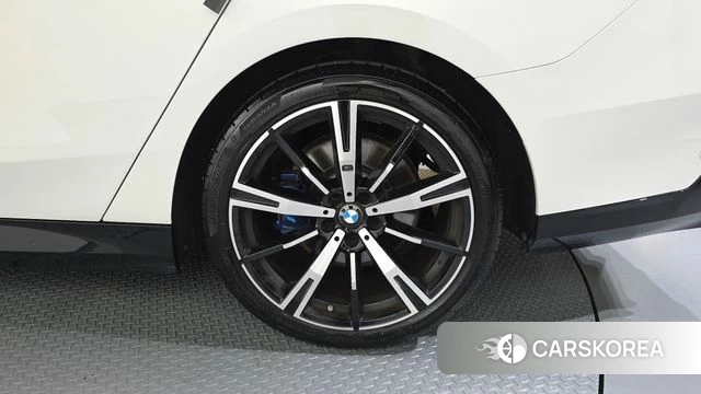 BMW 5 Series (G60) id 4639935 из Кореи 13