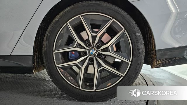 BMW 5 Series (G60) id 4493548 из Кореи 13