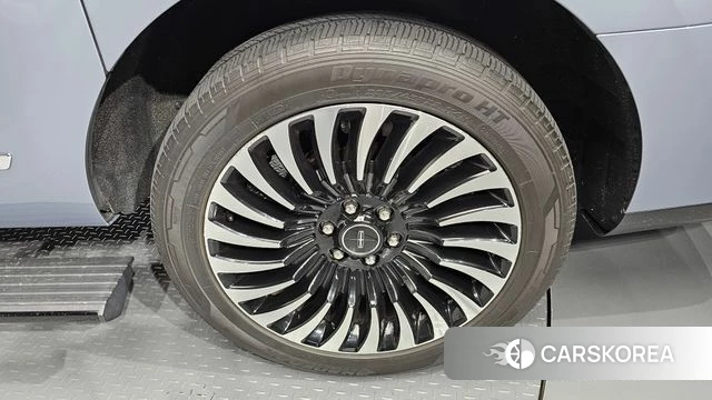 Lincoln Navigator 4th generation id 4496422 из Кореи 13