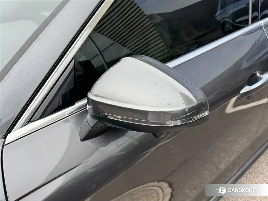 Audi A4L id 4548234 из Китая 13