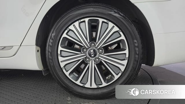 Kia K7 Premier Hybrid id 4882306 из Кореи 13