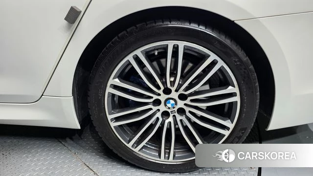 BMW 5 Series (G30) id 4595444 из Кореи 13