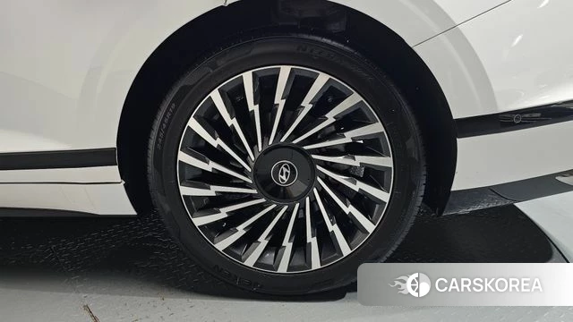 Hyundai Grandeur Hybrid (GN7) id 4898687 из Кореи 13