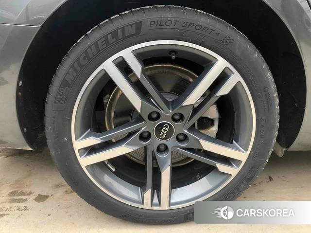 Audi A4L id 4300998 из Китая 13