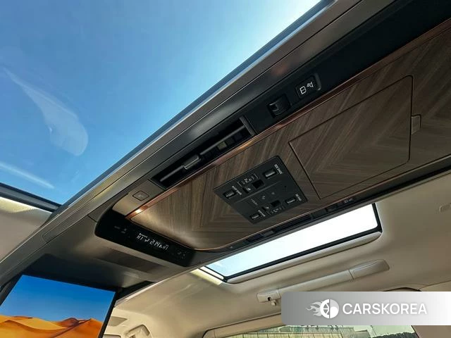 Lexus LM id 4301417 из Китая 13