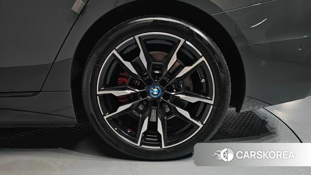 BMW i4 id 4528003 из Кореи 13
