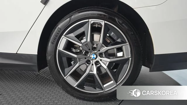 BMW 5 Series (G60) id 4696299 из Кореи 13