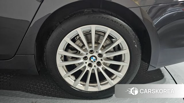BMW 5 Series (G30) id 4196582 из Кореи 13