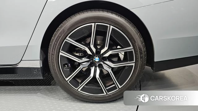 BMW 7 Series (G70) id 4634916 из Кореи 13