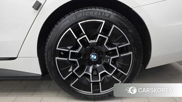 BMW i4 id 4710483 из Кореи 13